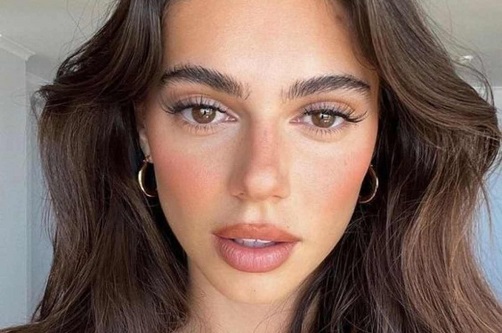 MAKYAJLA GÜNEŞTEN YANMIŞ ETKİ: SUNBURNT MAKEUP TRENDİ